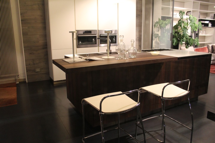 table-house-floor-interior